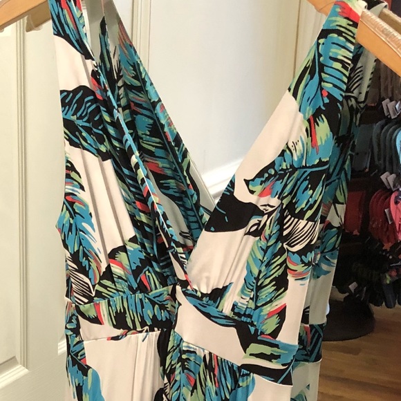 Veronica M Dresses & Skirts - Veronica M maxi dress